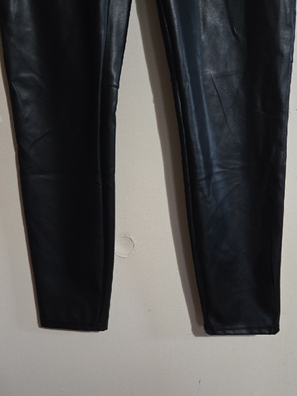 Fabletics Vegan Leather Pants Hight Waisted Lined Flexible Edgy Form Fitting - Picture 6 of 15